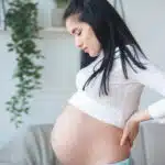 fight-pregnancy-back-pain-with-these-chiropractor-approved-tips
