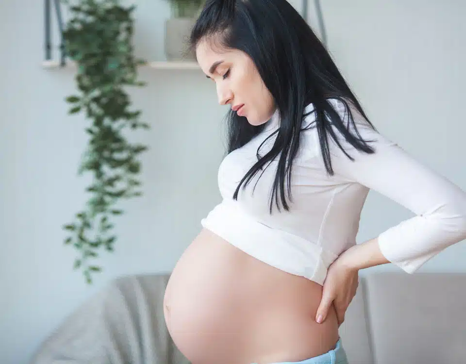fight-pregnancy-back-pain-with-these-chiropractor-approved-tips