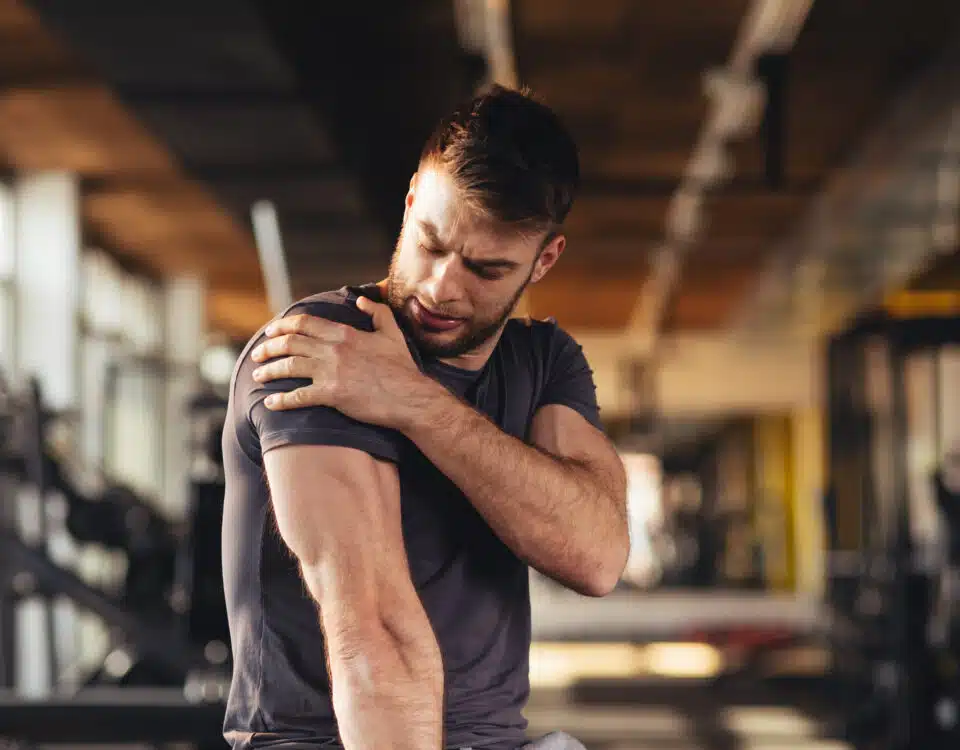 how-we-help-patients-with-shoulder-pain-get-their-mobility-back