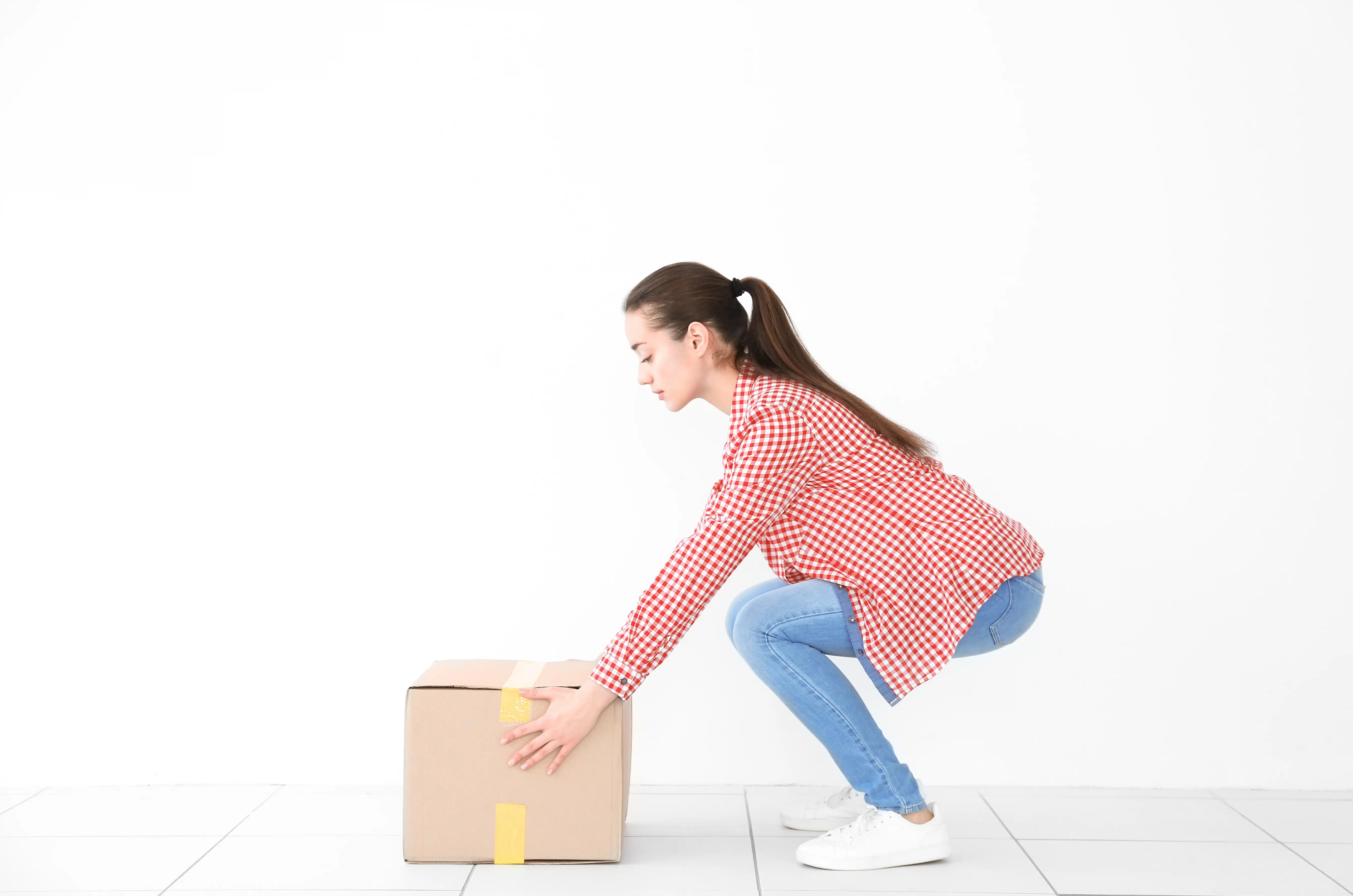 pain-free-living-proven-techniques-for-proper-lifting-and-how-a-chiropractor-can-help